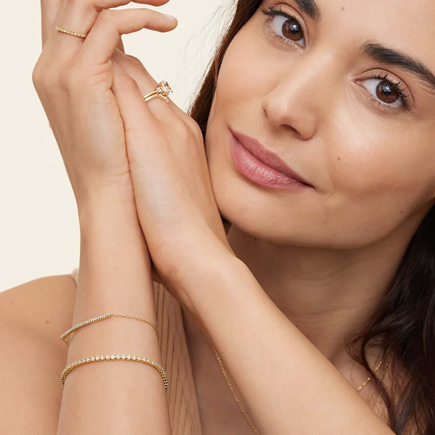 7th model wearing Freya Diamond Bar Bracelet