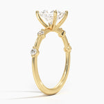 Engagement ring princess diamond with 4 round diamonds yellow gold